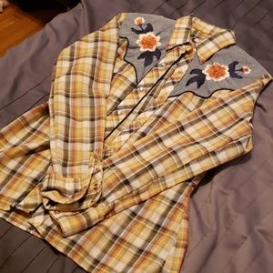 ISO Hoe Down Button down shirt